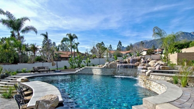 Custom freeform pool Photo