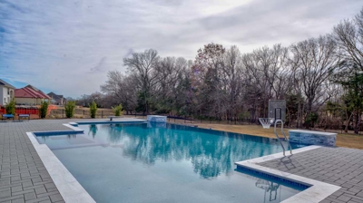 Infinity edge pool and patio Photo