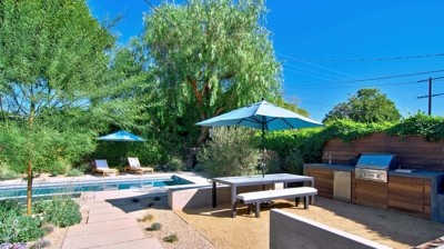 Patio kitchen and dining Photo
