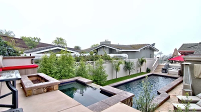 Small pool and spa combination Photo