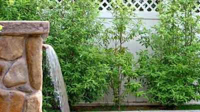 Custom stone waterfall detail Photo