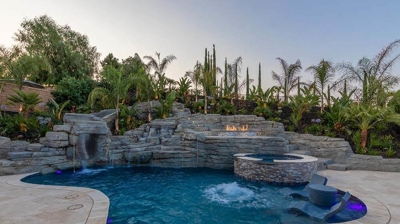 Gorgeous view of pool and jacuzzi. Photo