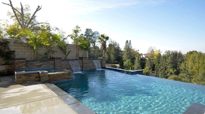 Infinity Edge Pool with Spa Photo