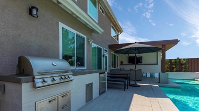 Outdoor Kitchen Photo