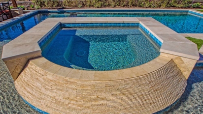 Curved jacuzzi design Photo