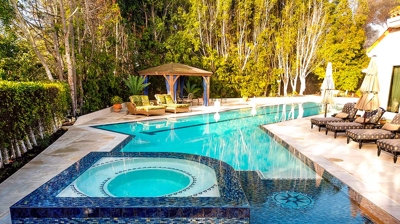 Modern and sleek design of pool and jacuzzi Photo