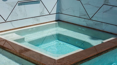 Square Hot Tub Photo