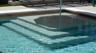 Pool entry steps Photo