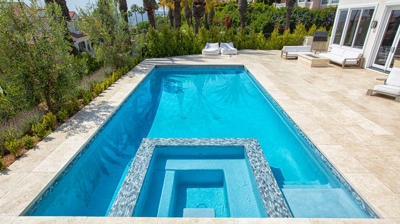 Outdoor built in pool with jacuzzi Photo