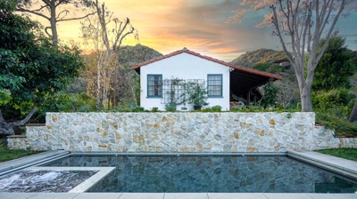 View over pool up to house Photo