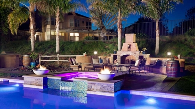 Custom spa design with spillway design Photo