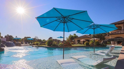 Soothing poolside retreat Photo