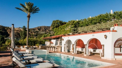 Tranquil outdoor pool Photo