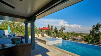 Scenic poolside view Photo