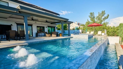 Idyllic poolside scene Photo