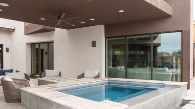 Contemporary desert living Photo