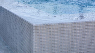 Infinity edge spa detail Photo