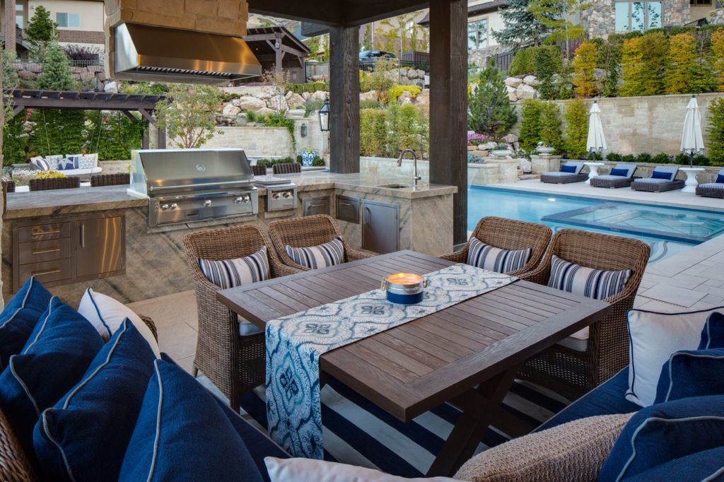 Outdoor dining/kitchen beside the pool area
